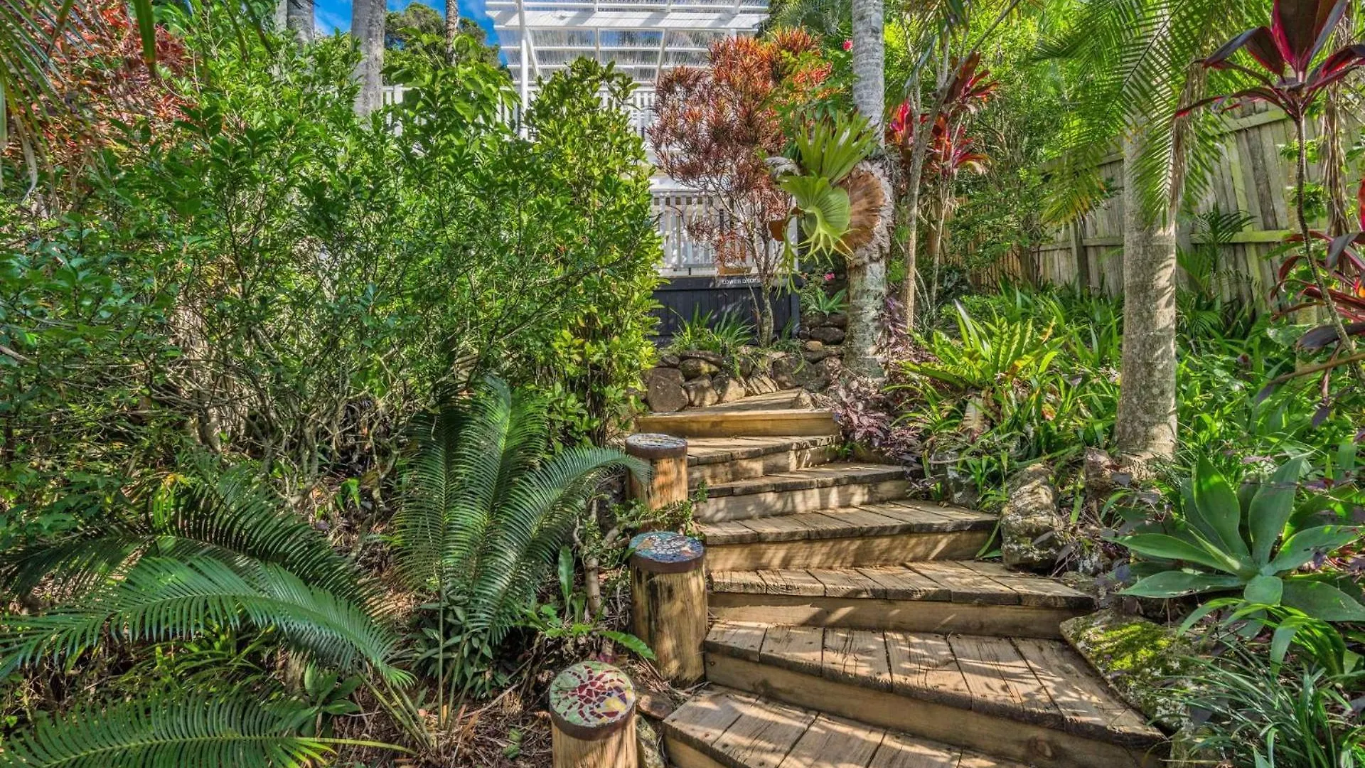 Holiday home Upper Decks Villa Byron Bay Australia